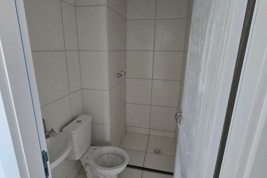 Banheiro de apartamento à venda com 2 quartos, 58m² em Taquara, Rio de Janeiro