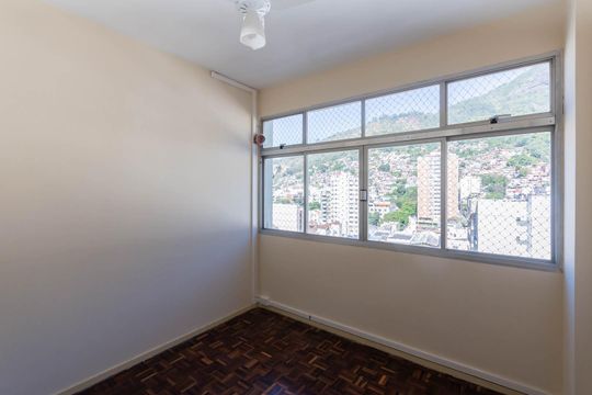 Quarto 2 de apartamento à venda com 4 quartos, 120m² em Tijuca, Rio de Janeiro
