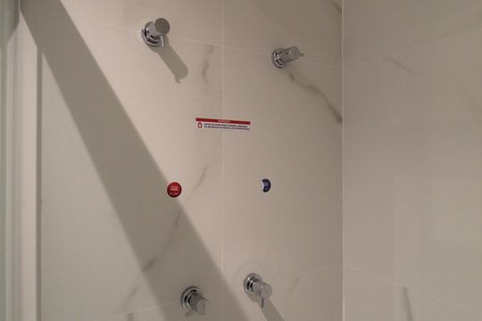 Banheiro de kitnet/studio à venda com 1 quarto, 35m² em Indianópolis, São Paulo