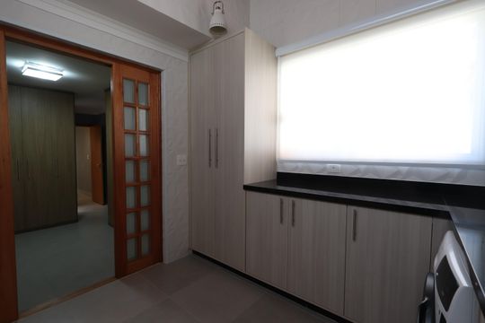 Lavanderia de casa à venda com 3 quartos, 240m² em Vila Lucia, São Paulo