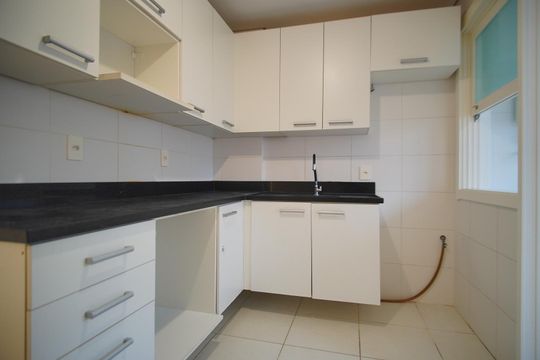 Cozinha de apartamento para alugar com 2 quartos, 79m² em São João, Porto Alegre
