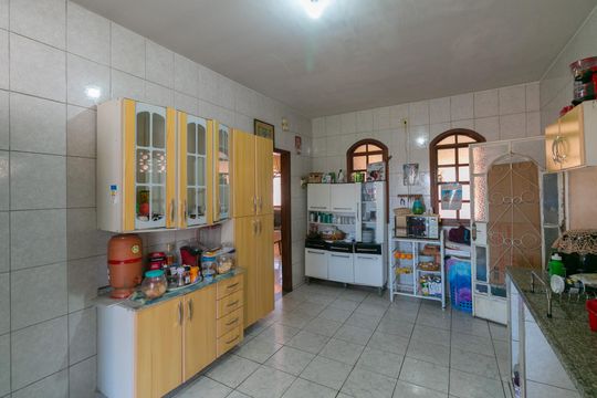 Cozinha de casa à venda com 5 quartos, 360m² em Venda Nova, Belo Horizonte