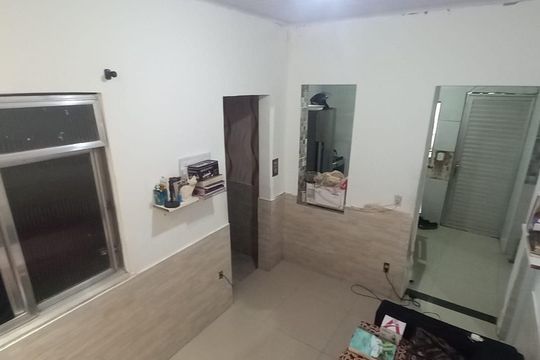 Sala de casa à venda com 2 quartos, 200m² em Ramos, Rio de Janeiro