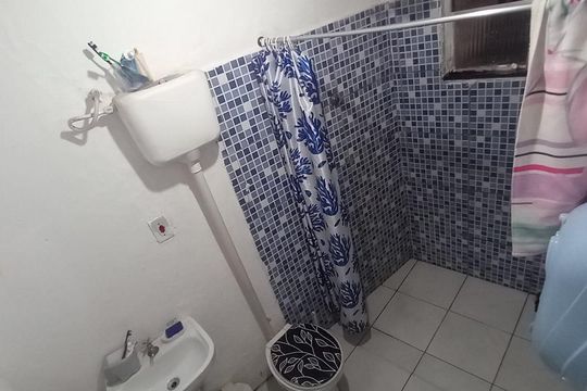 Banheiro de casa à venda com 2 quartos, 200m² em Ramos, Rio de Janeiro
