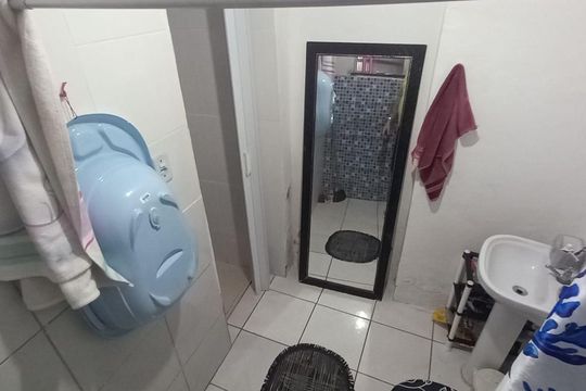 Banheiro de casa à venda com 2 quartos, 200m² em Ramos, Rio de Janeiro