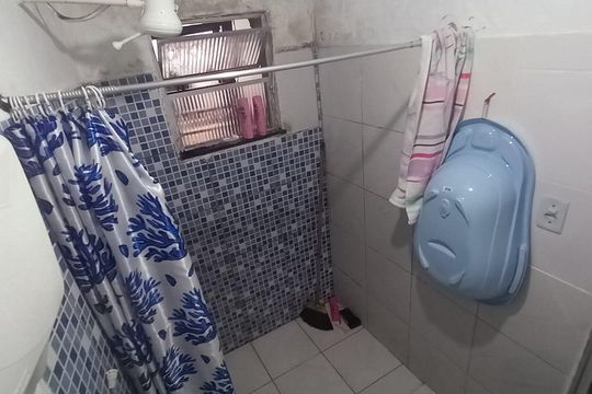 Banheiro de casa à venda com 2 quartos, 200m² em Ramos, Rio de Janeiro