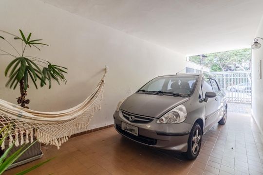 Garagem de casa para alugar com 3 quartos, 164m² em Sumaré, São Paulo