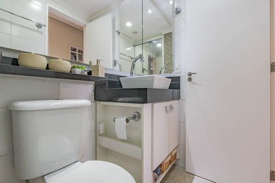 Banheiro Social de apartamento para alugar com 2 quartos, 53m² em Vila Moraes, São Paulo
