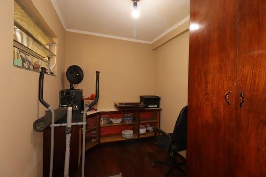 Escritório de casa à venda com 3 quartos, 221m² em Vila Valparaíso, Santo André