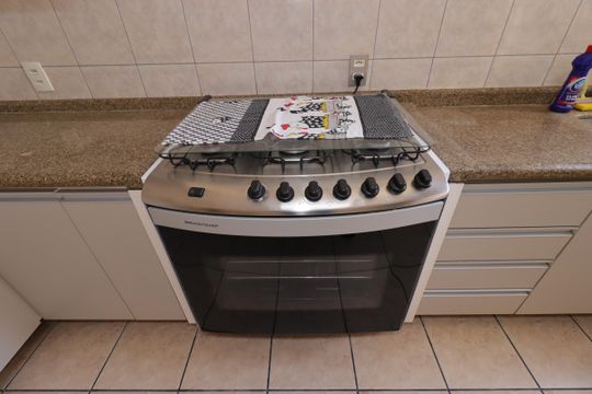 Cozinha - Fogão embutido de casa à venda com 3 quartos, 221m² em Vila Valparaíso, Santo André