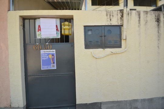 Placa Instalado de apartamento para alugar com 2 quartos, 70m² em Campo Grande, Rio de Janeiro