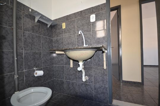 Banheiro de apartamento para alugar com 2 quartos, 70m² em Campo Grande, Rio de Janeiro