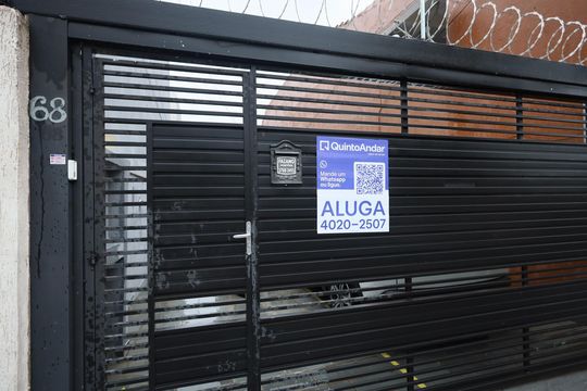 Fachada de casa para alugar com 1 quarto, 55m² em Cidade São Francisco, São Paulo