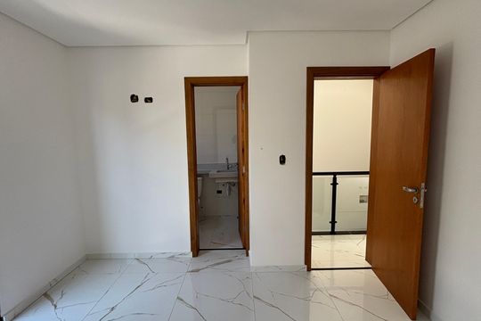Suite de casa à venda com 3 quartos, 95m² em Jardim Utinga, Santo André