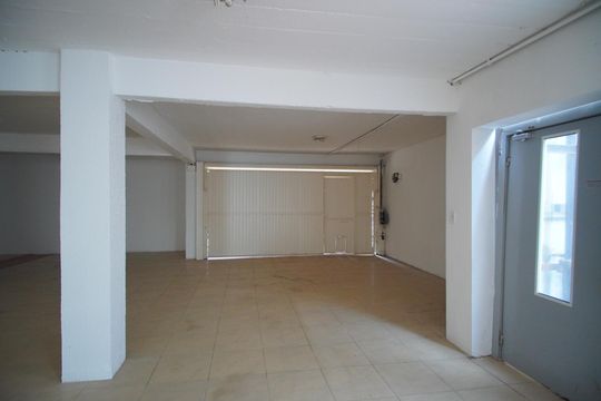 Subsolo - Garagem de casa à venda com 5 quartos, 400m² em Chácara das Pedras, Porto Alegre