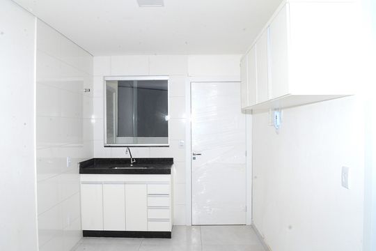 Sala/Cozinha de apartamento para alugar com 2 quartos, 50m² em Ouro Minas, Belo Horizonte