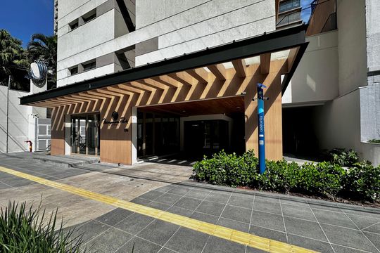 Fachada de kitnet/studio para alugar com 0 quarto, 19m² em Indianópolis, São Paulo