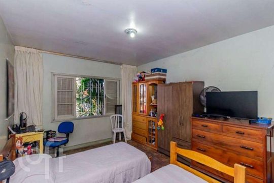 Quarto de casa à venda com 2 quartos, 140m² em Vila Nivi, São Paulo