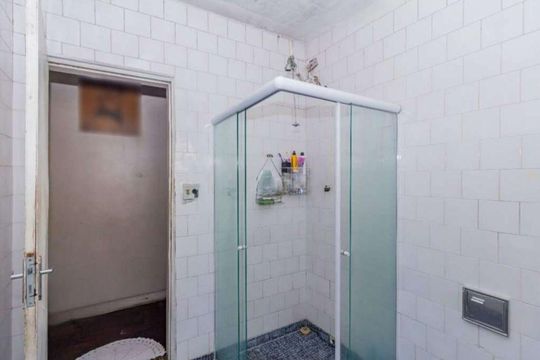Banheiro de casa à venda com 2 quartos, 140m² em Vila Nivi, São Paulo