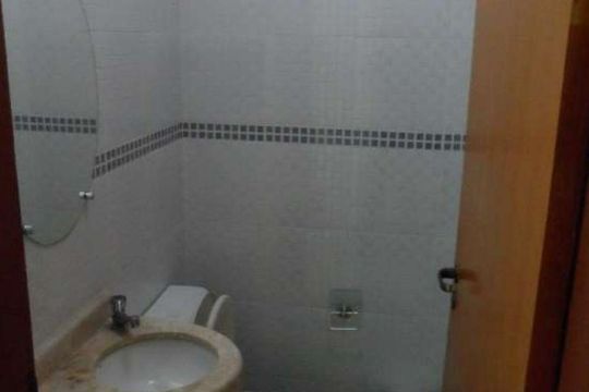 Banheiro de casa à venda com 3 quartos, 300m² em Vila Nivi, São Paulo