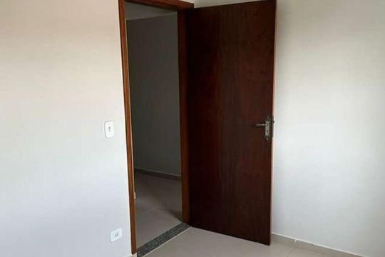 Quarto de casa à venda com 3 quartos, 230m² em Vila Nivi, São Paulo