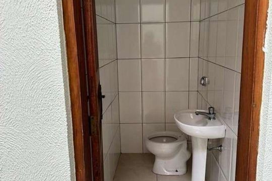 Banheiro de casa à venda com 3 quartos, 230m² em Vila Nivi, São Paulo