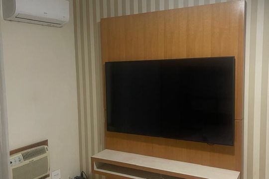 Sala de casa à venda com 4 quartos, 264m² em Benfica, Rio de Janeiro