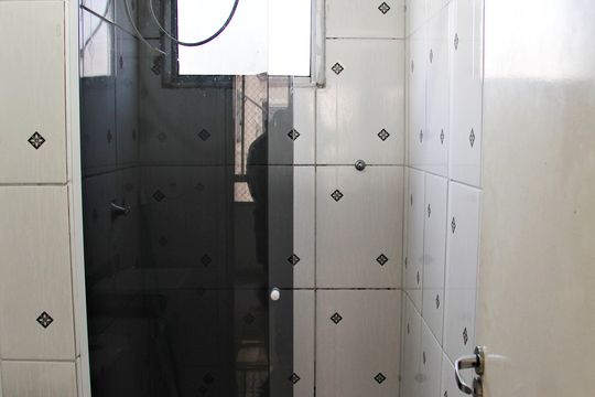 Banheiro Social de apartamento para alugar com 2 quartos, 55m² em Água Chata, Guarulhos
