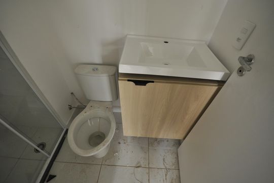 Banheiro de apartamento à venda com 2 quartos, 32m² em Parque Novo Mundo, Guarulhos