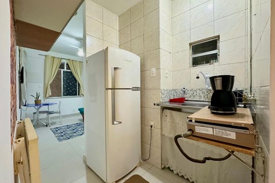 Cozinha de kitnet/studio para alugar com 1 quarto, 16m² em Botafogo, Rio de Janeiro