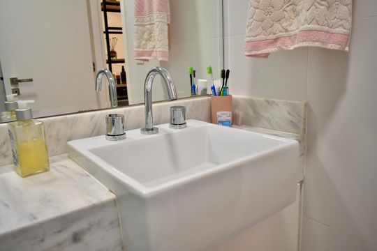 Banheiro de kitnet/studio à venda com 1 quarto, 29m² em Vila Clementino, São Paulo