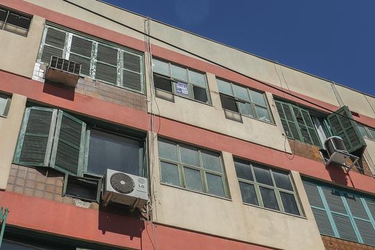 Placa de kitnet/studio para alugar com 0 quarto, 30m² em Floresta, Porto Alegre