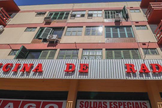 Fachada de kitnet/studio para alugar com 0 quarto, 30m² em Floresta, Porto Alegre