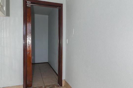 Cozinha de kitnet/studio para alugar com 0 quarto, 30m² em Floresta, Porto Alegre