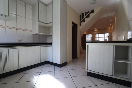 Cozinha de casa à venda com 2 quartos, 70m² em Jardim Magali, Santo André