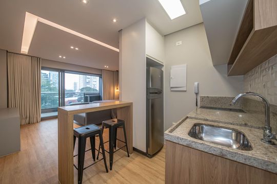 Cozinha de apartamento para alugar com 1 quarto, 42m² em Cidade Monções, São Paulo