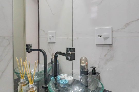 Banheiro de apartamento à venda com 2 quartos, 60m² em Vila Heliopolis, São Paulo