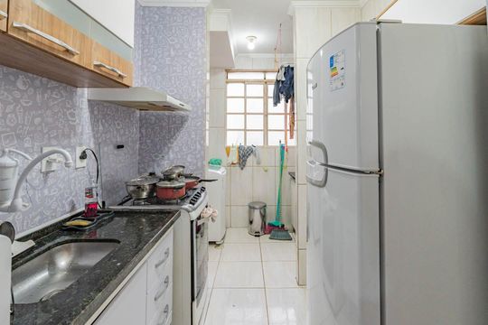Cozinha de apartamento à venda com 2 quartos, 60m² em Vila Heliopolis, São Paulo