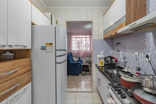 Cozinha de apartamento à venda com 2 quartos, 60m² em Vila Heliopolis, São Paulo