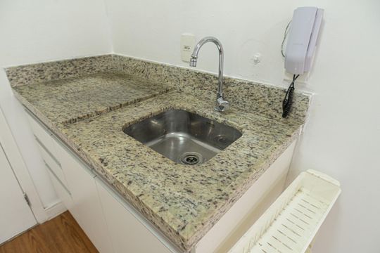 Cozinha de kitnet/studio à venda com 1 quarto, 24m² em Bela Vista, São Paulo