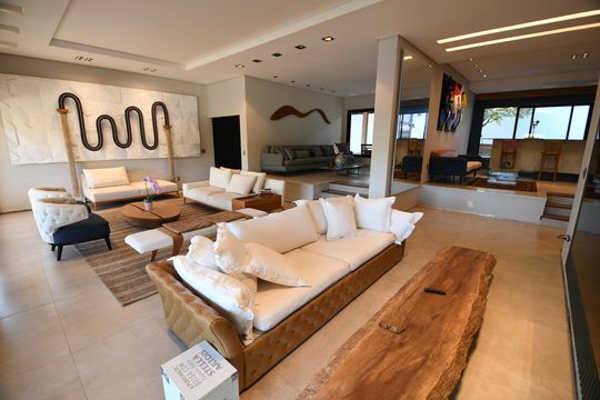 Sala 1 de casa para alugar com 4 quartos, 630m² em Jardim Sorirama (sousas), Campinas