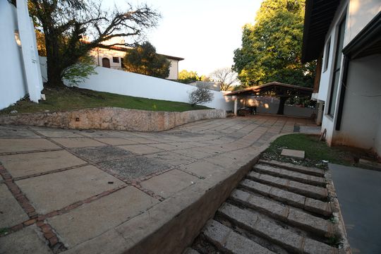 Garagem de casa à venda com 4 quartos, 630m² em Jardim Sorirama (sousas), Campinas