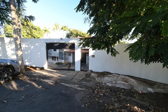 Fachada de casa à venda com 4 quartos, 630m² em Jardim Sorirama (sousas), Campinas