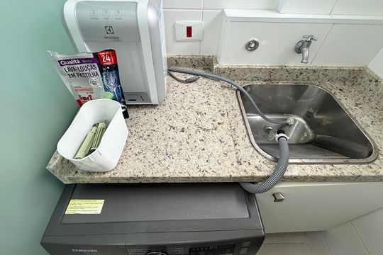 Área de Serviço de apartamento para alugar com 2 quartos, 81m² em Parque Enseada, Guarujá