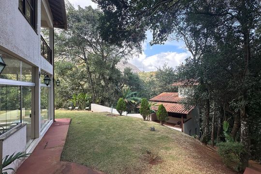 Quintal de casa de condomínio à venda com 6 quartos, 405m² em Retiro do Chalé, Brumadinho