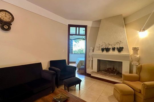 Sala de casa de condomínio à venda com 6 quartos, 405m² em Retiro do Chalé, Brumadinho