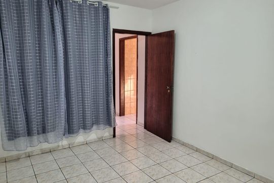 Quarto 2 de casa para alugar com 2 quartos, 50m² em Jardim Maria Virginia, São Paulo