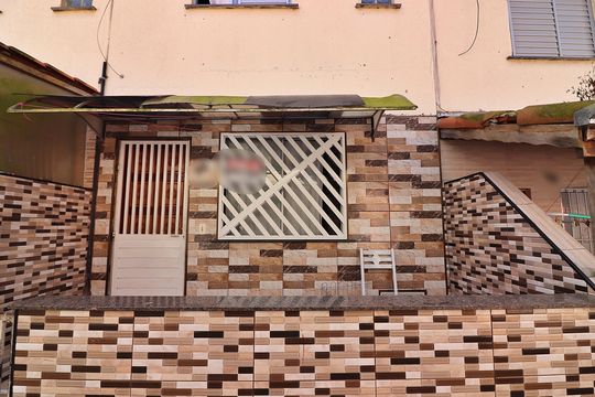 Fachada  de casa à venda com 2 quartos, 50m² em Baeta Neves, São Bernardo do Campo