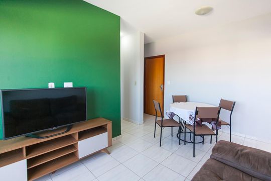 Sala de apartamento para alugar com 2 quartos, 60m² em Santa Mônica, Uberlândia