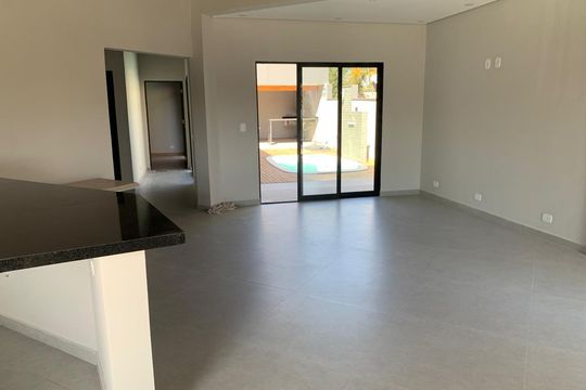 Sala de casa de condomínio para alugar com 3 quartos, 380m² em Aruã, Mogi das Cruzes